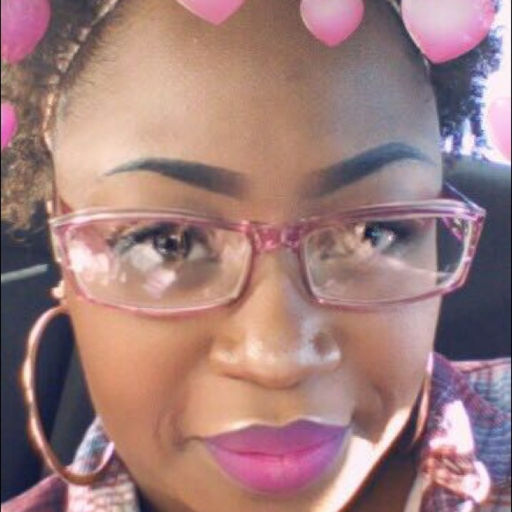 Meet your Posher, Monay